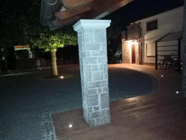 Castle House Rooms, Swimming Pool & Sauna & Tennis Court & Wine Cellar Sežana Esterno foto