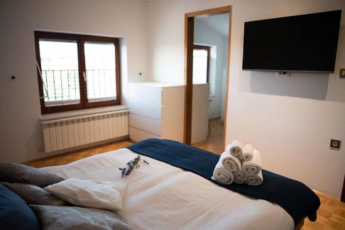 Castle House Rooms, Swimming Pool & Sauna & Tennis Court & Wine Cellar Sežana Esterno foto